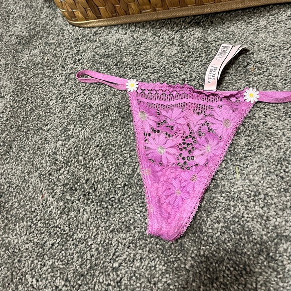 NWT Daisy G String - Picture 2 of 2